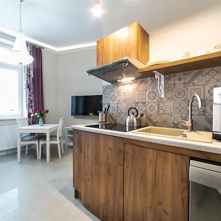 Wrona | Wrona * Krakkó