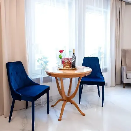 Wrona De Luxe Apartman *